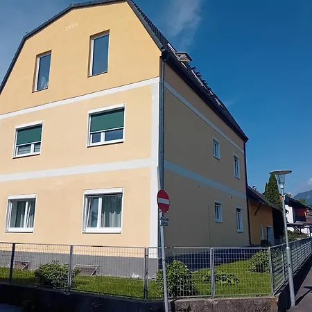 Lind Appartments *
